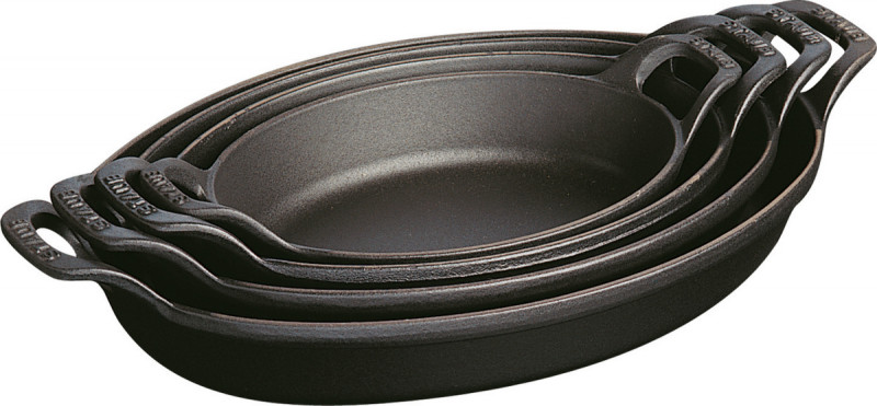 Plat empilable ovale noir fonte d'acier 28 cm Staub