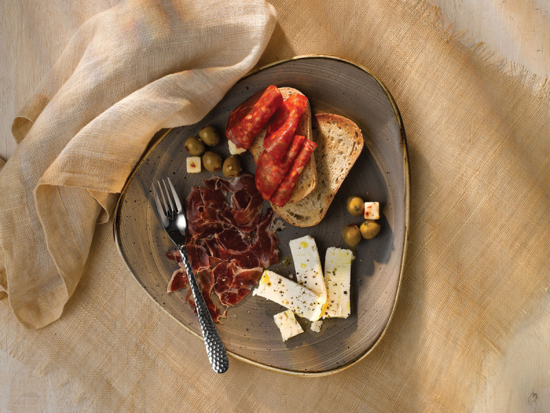 Assiette plate triangulaire peppercorn porcelaine vitrifiée 26,5x26,5 cm Stonecast Grey Churchill