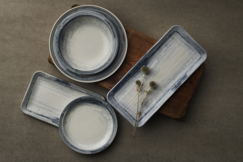 Assiette plate organique bleu porcelaine vitrifiée Ø 23 cm Finca Limestone Dudson
